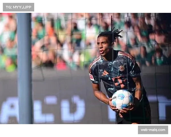 凯恩点球破门后指向天空,致敬拜仁传奇 凯恩点球破门后指向天空,致敬拜仁传奇